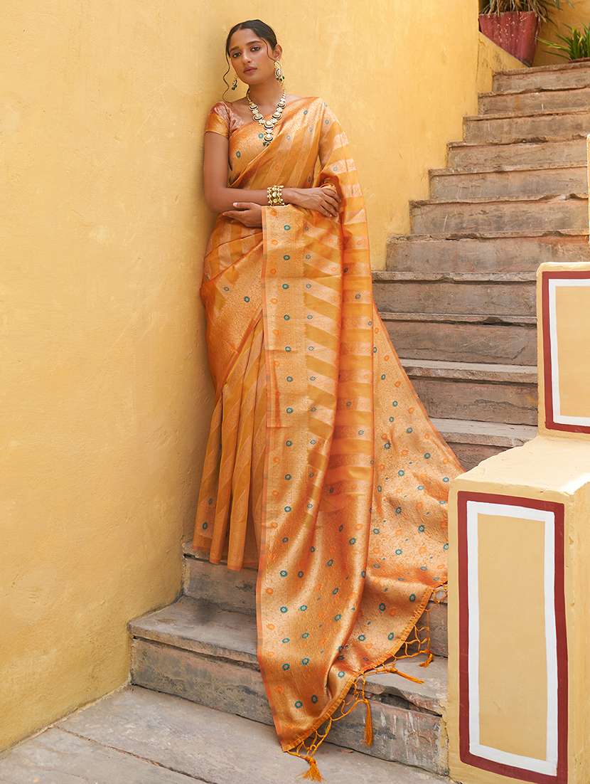 women self design kanjivaram saree with blouse