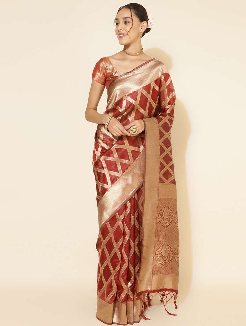 women self design kanjivaram saree with blouse