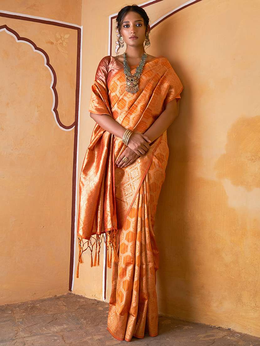women self design kanjivaram saree with blouse