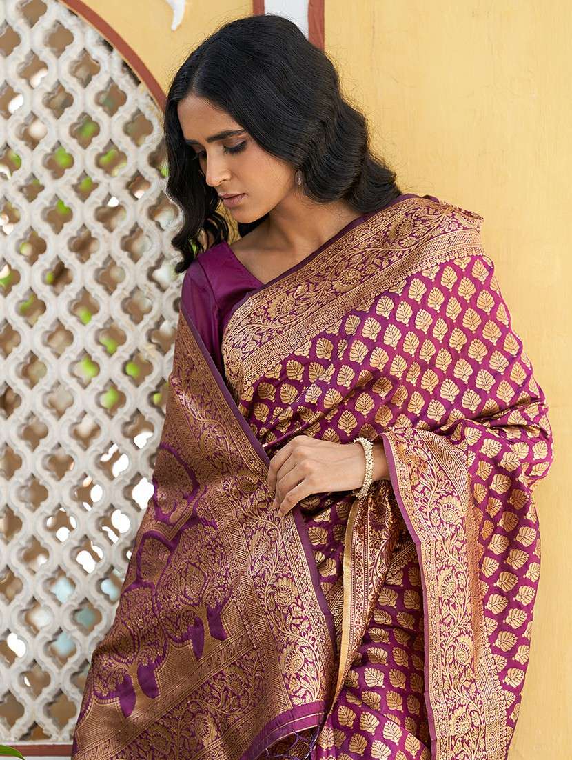 women self design banarasi saree with blouse - 21678688 -  Standard Image - 4