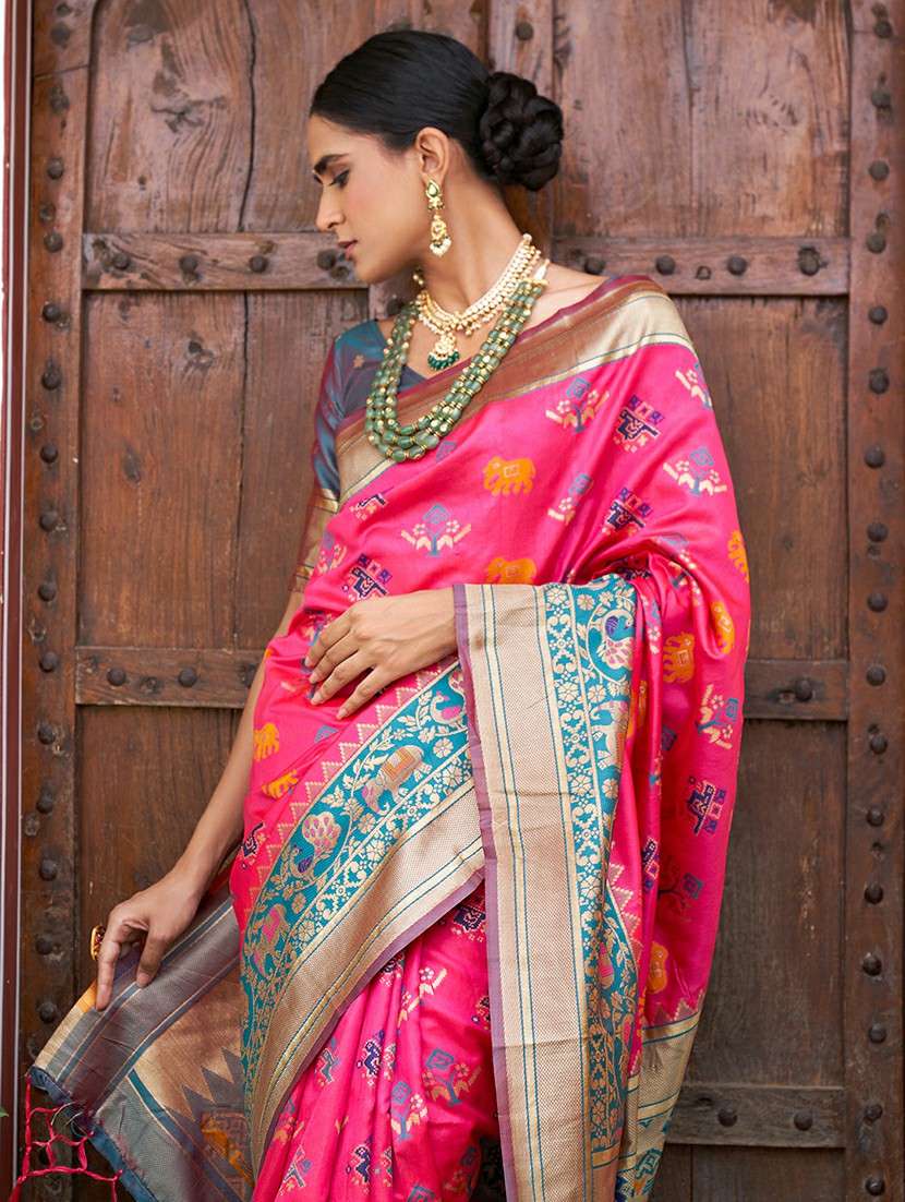 women self design patola saree with blouse - 21678719 - Standard Image - 4