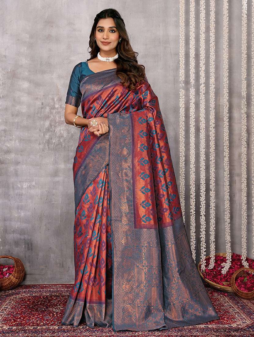 women self design kanjivaram saree with blouse