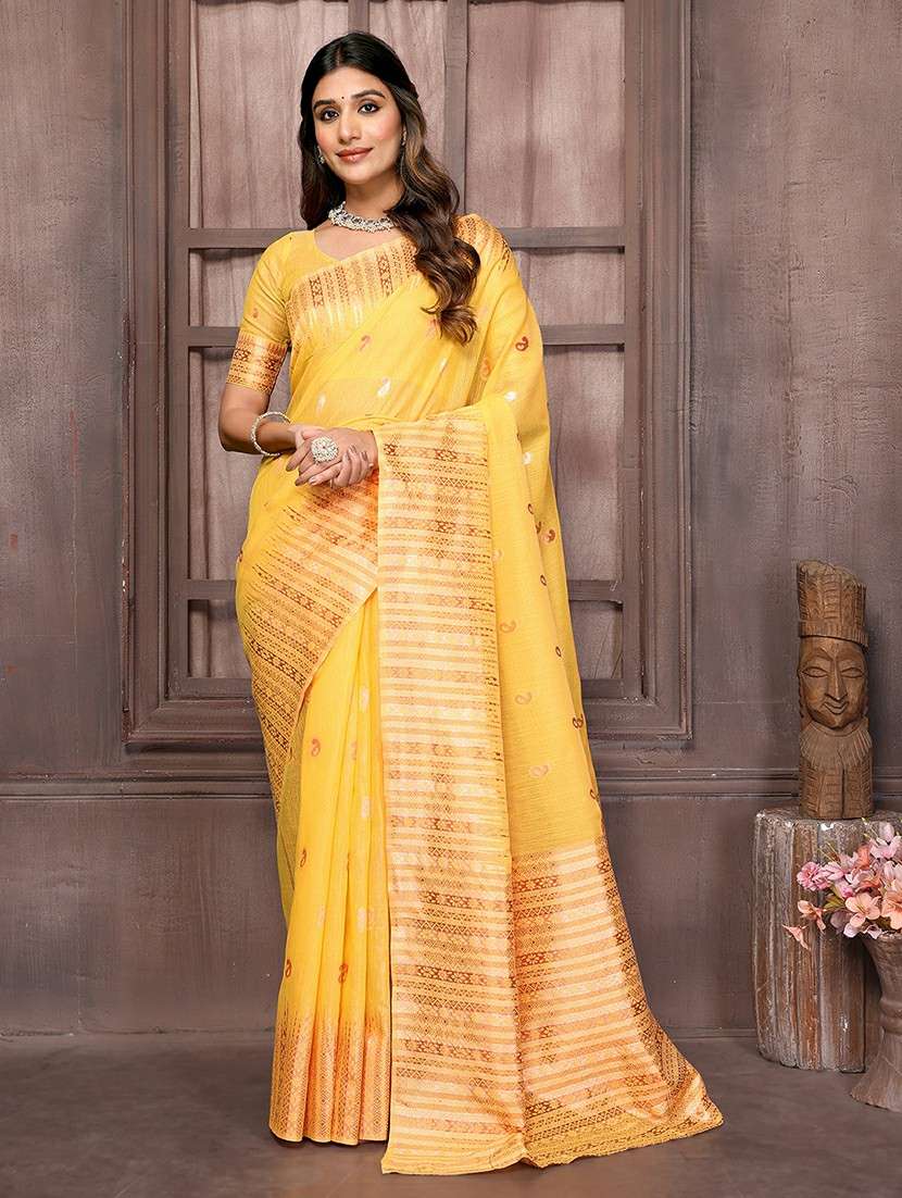 women self design banarasi saree with blouse - 21678798 - Zoom Image - 0