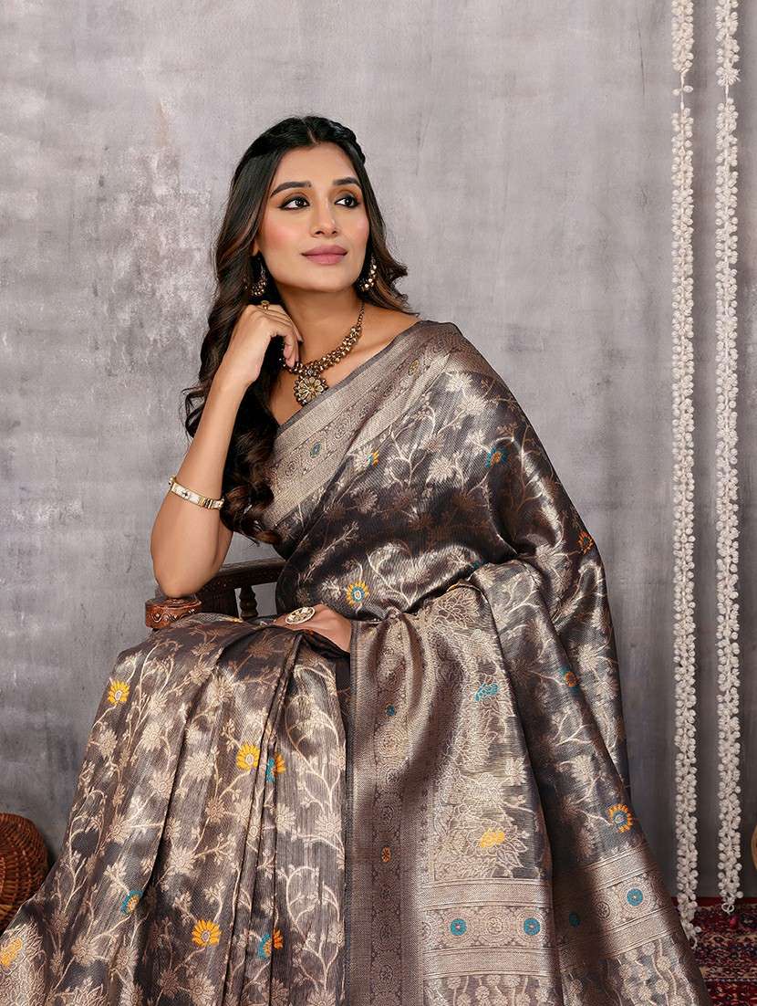 women self design banarasi saree with blouse - 21678816 -  Standard Image - 4