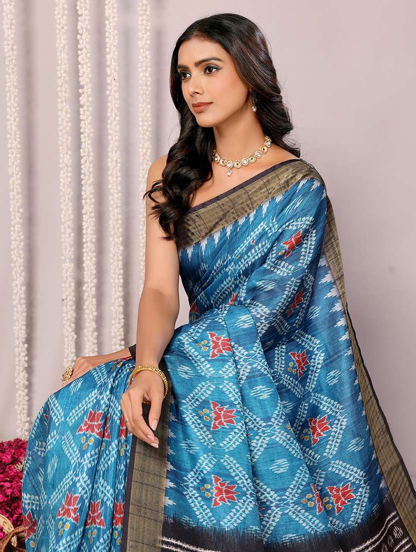 women ikat printed saree with blouse - 21678895 -  Standard Image - 4
