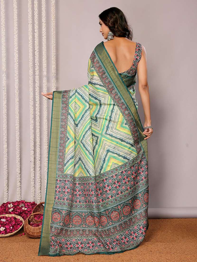women green printed saree with blouse - 21678907 -  Standard Image - 4