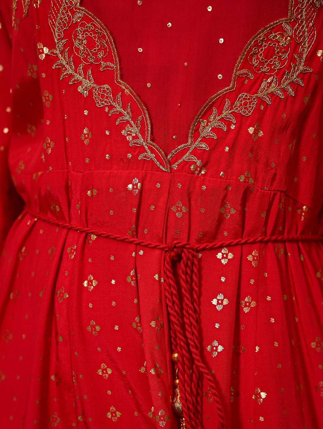 women red gold print round nenck ethnic dress - 21679159 -  Standard Image - 4