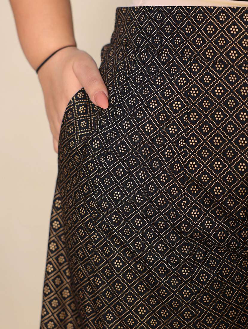 women black geometric print palazzo - 21679229 -  Standard Image - 4