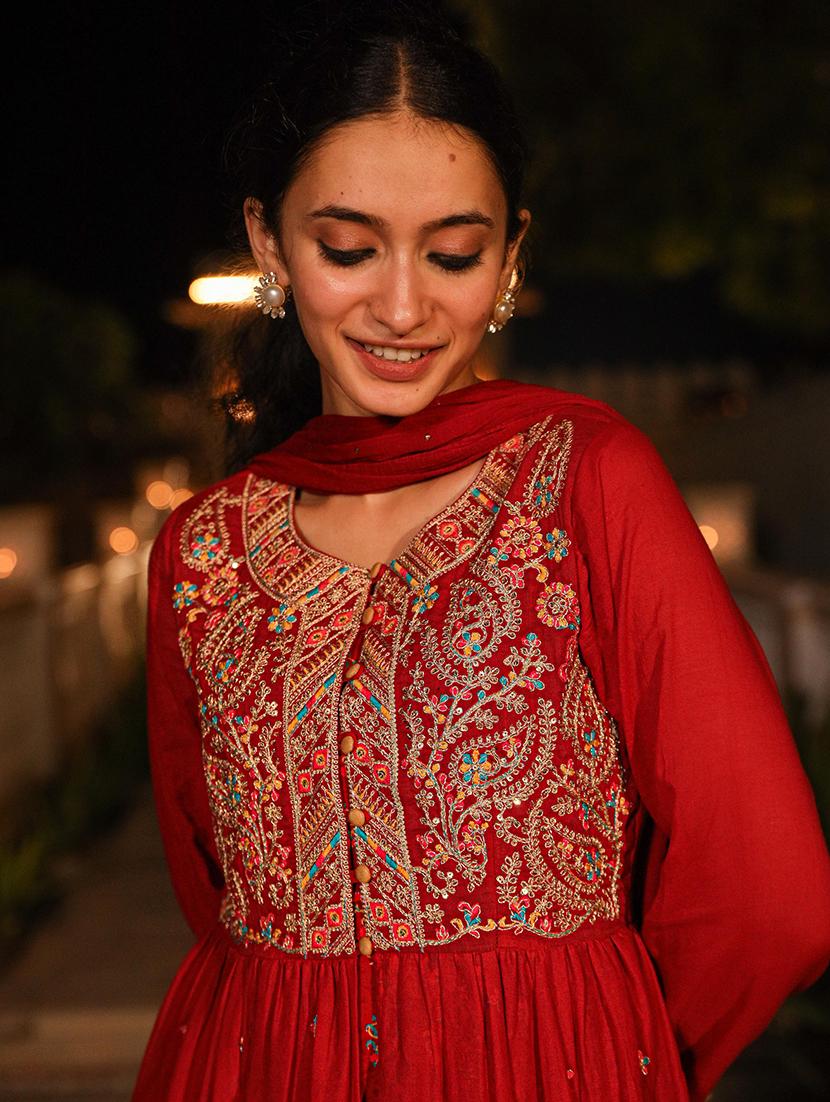 women embroidered round neck kurta dupatta set - 21679234 - Standard Image - 4
