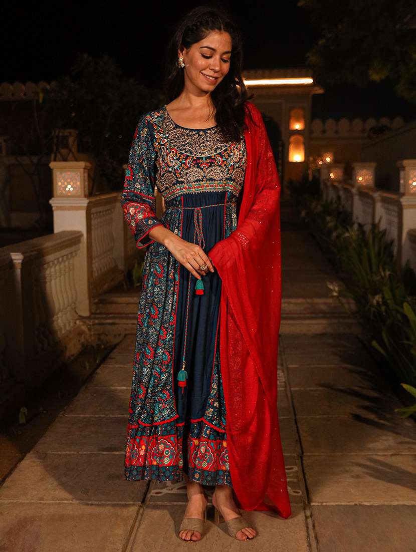 women blue embroidered round neck kurta dupatta set