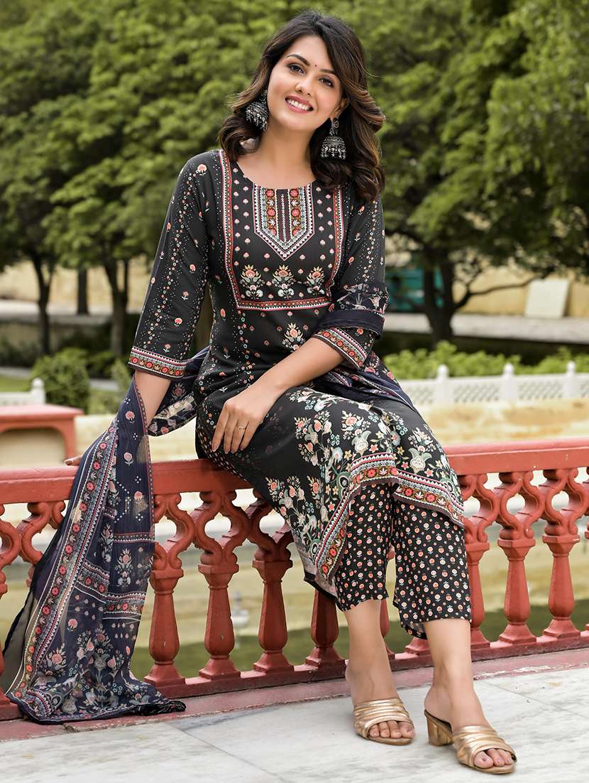 women floral kurta pant set with dupatta - 21679255 -  Standard Image - 1