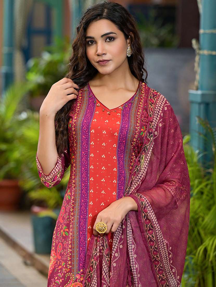 women paisley kurta pant set with dupatta - 21679259 -  Standard Image - 4