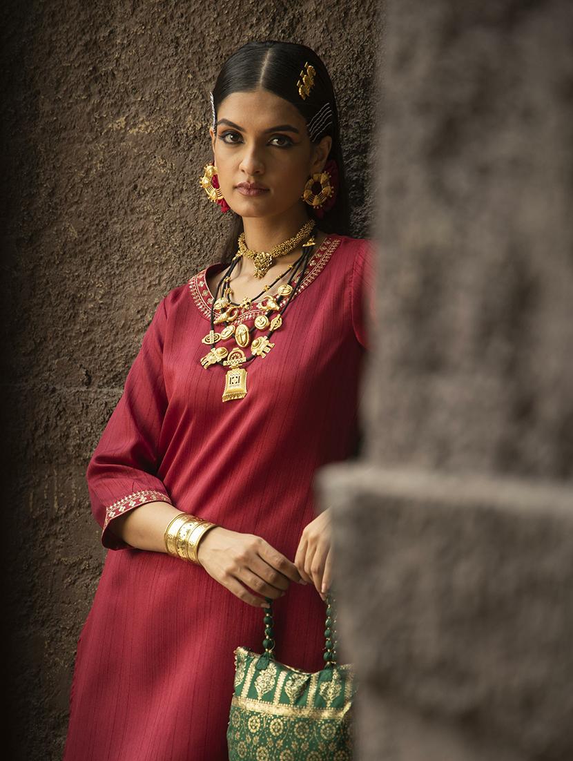 women maroon solid round neck kurta palazzo set - 21679276 - Standard Image - 4