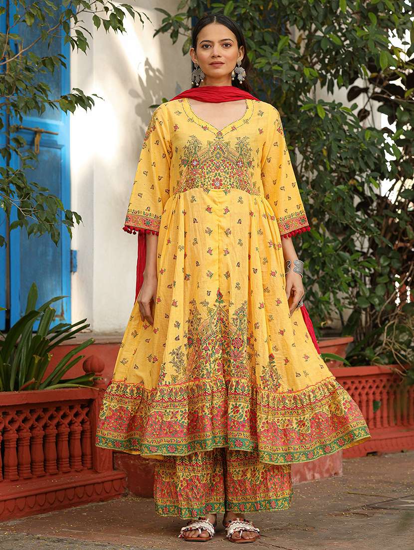 women floral sweetheart neck kurta palazzo set with dupatta
