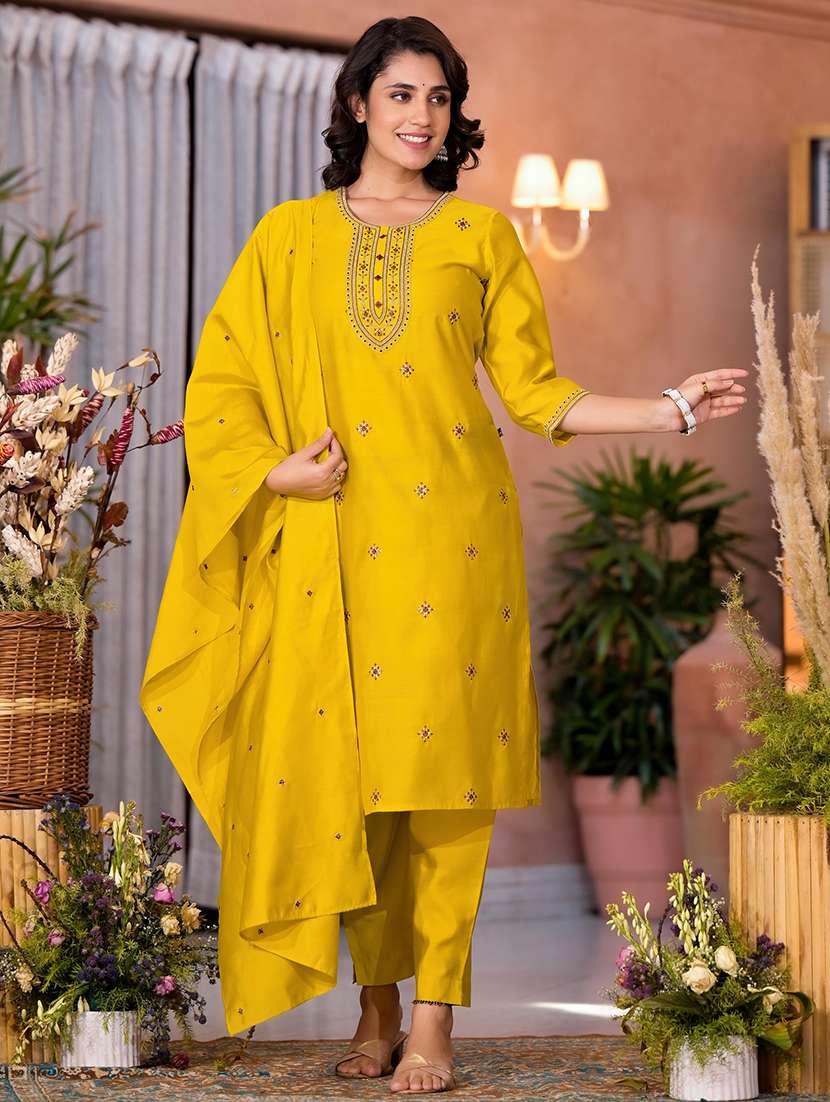 women embroidered kurta pant set with duaptta