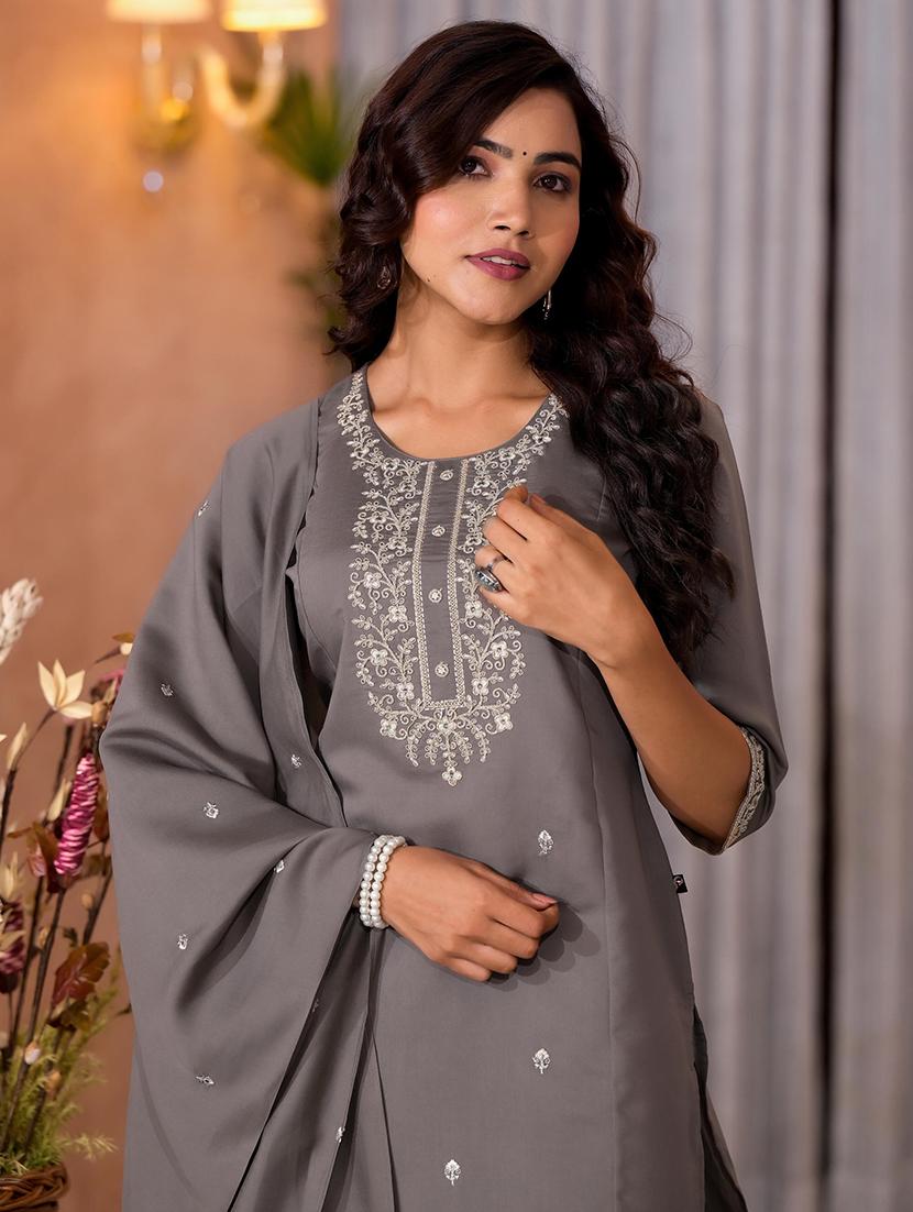women embroidered kurta pant set with duaptta - 21680511 - Standard Image - 4
