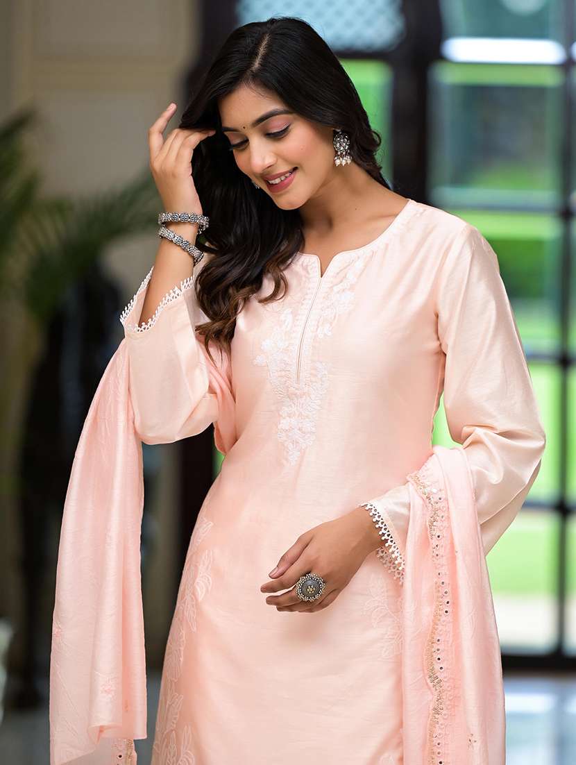 women embroidered kurta pant set with duaptta - 21680524 - Standard Image - 4