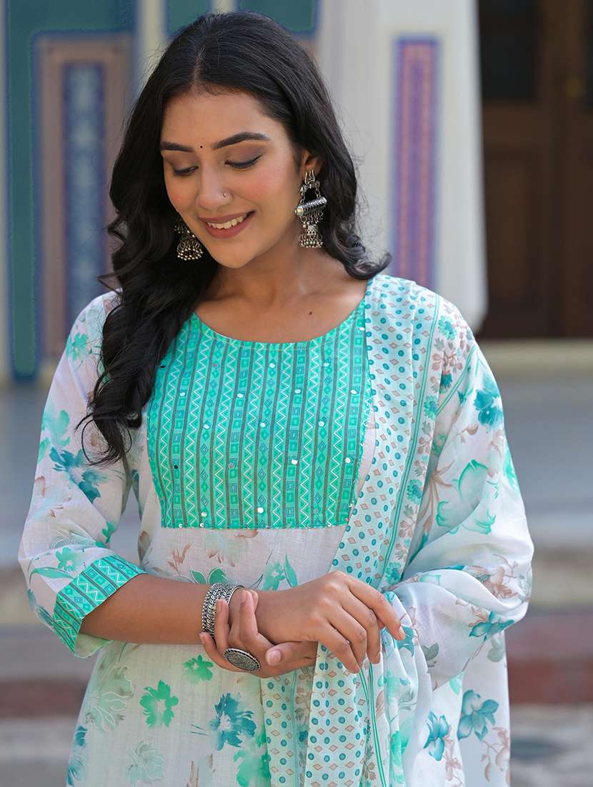 women floral kurta pant set with dupatta - 21680538 -  Standard Image - 4
