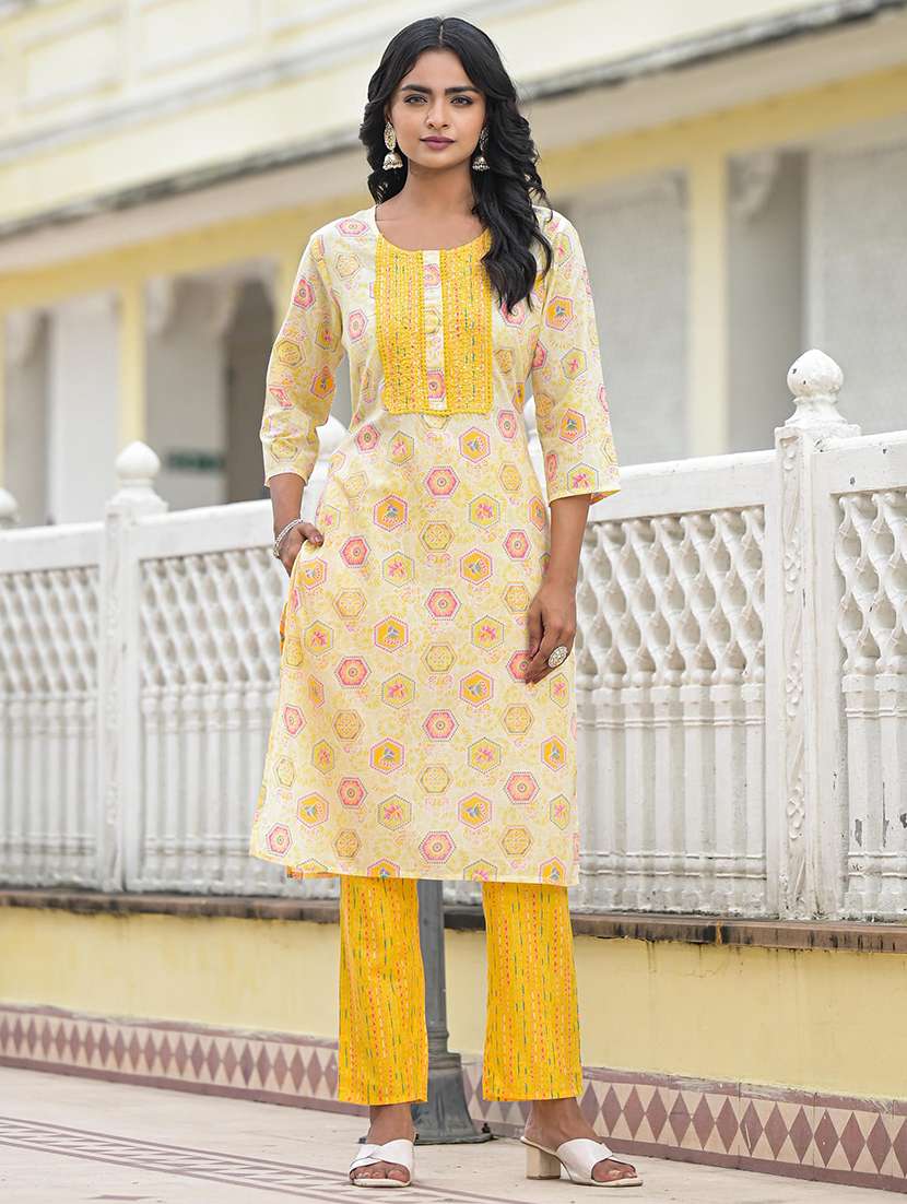women printed kurta pant set with dupatta - 21680547 -  Standard Image - 1