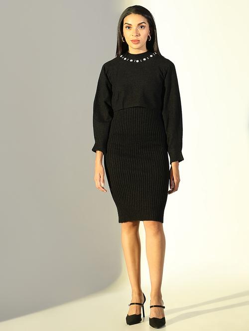 women solid winter wear dress with pullover - 21682039 -  Standard Image - 0