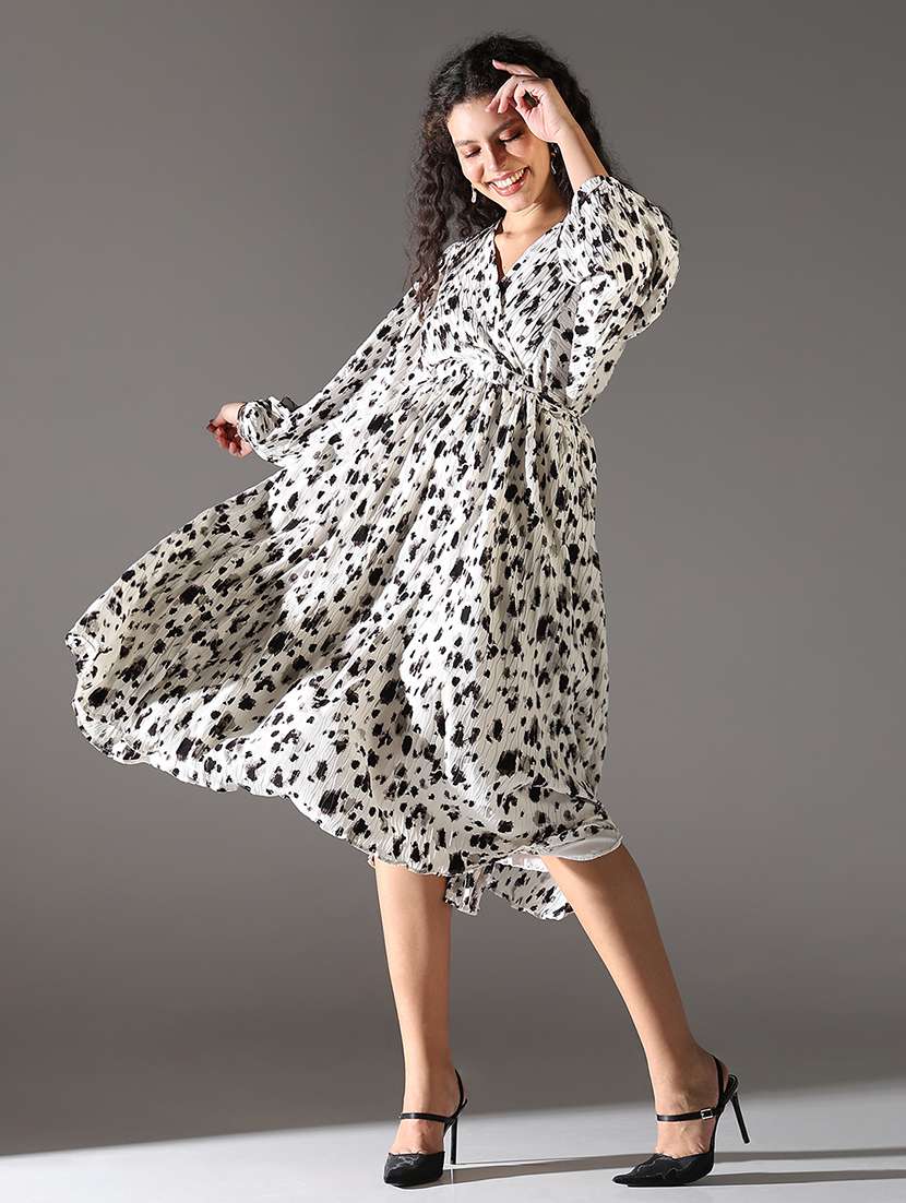 women printed batwing sleeve fit & flare dress - 21682122 -  Standard Image - 4