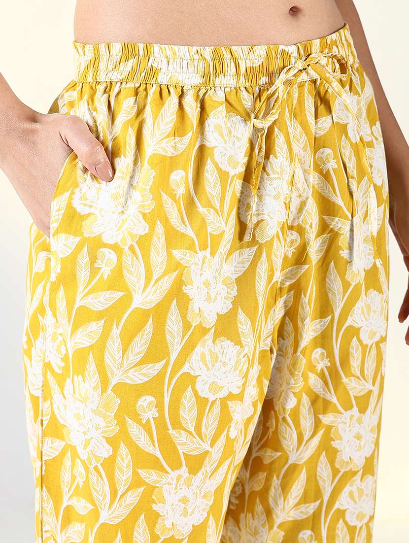 women yellow floral printed kurta pant set - 21682164 -  Standard Image - 6