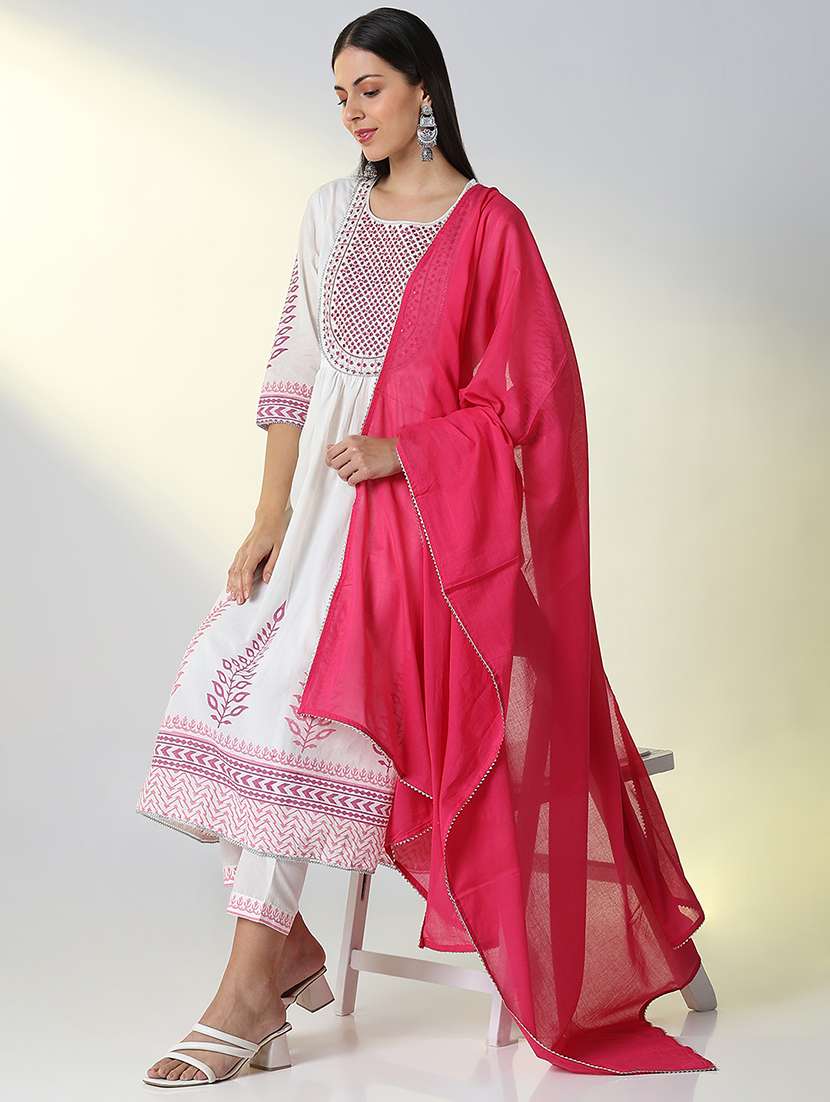 women embroidered kurta pant set with dupatta - 21682181 -  Standard Image - 4