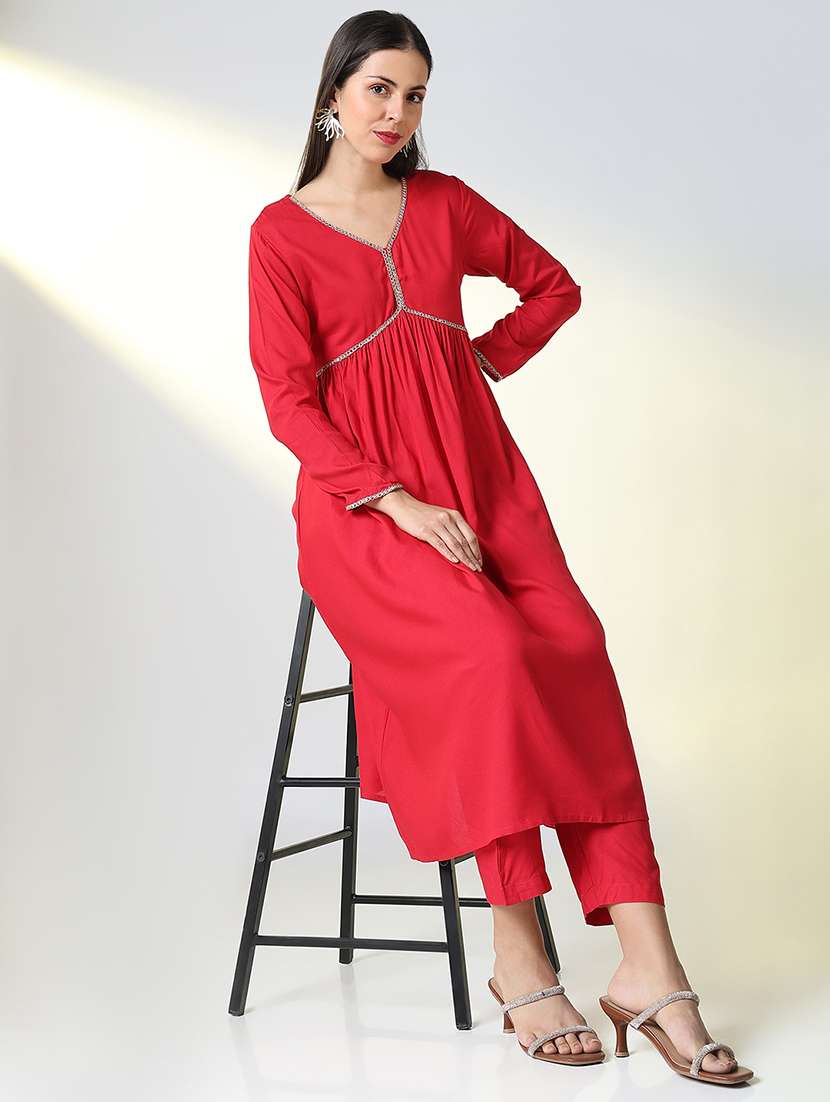 women red solid v neck kurta pant set - 21682184 - Standard Image - 4