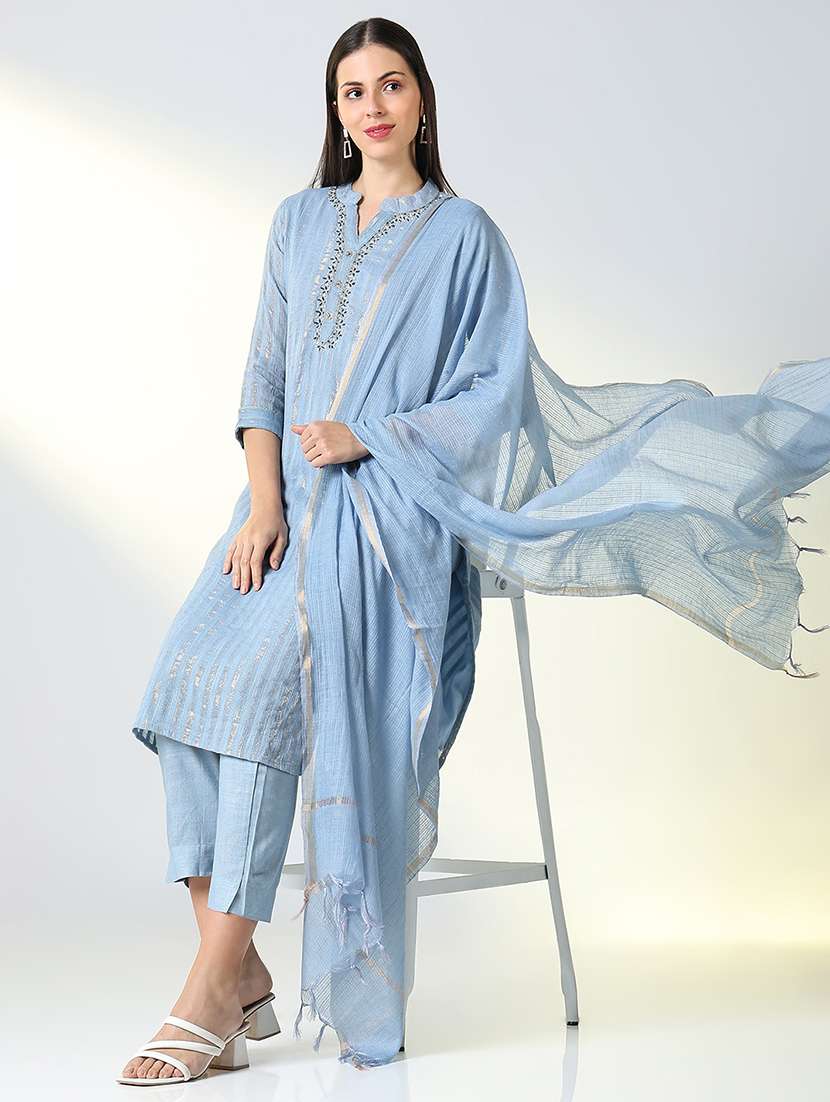 women stripes kurta pant set with dupatta - 21682185 -  Standard Image - 4
