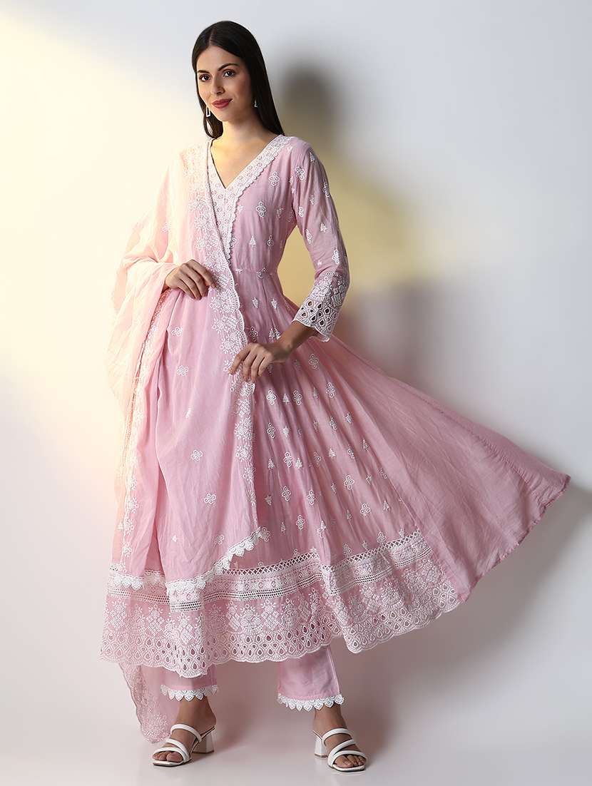 women embroidered kurta pant set with dupatta - 21682203 -  Standard Image - 4