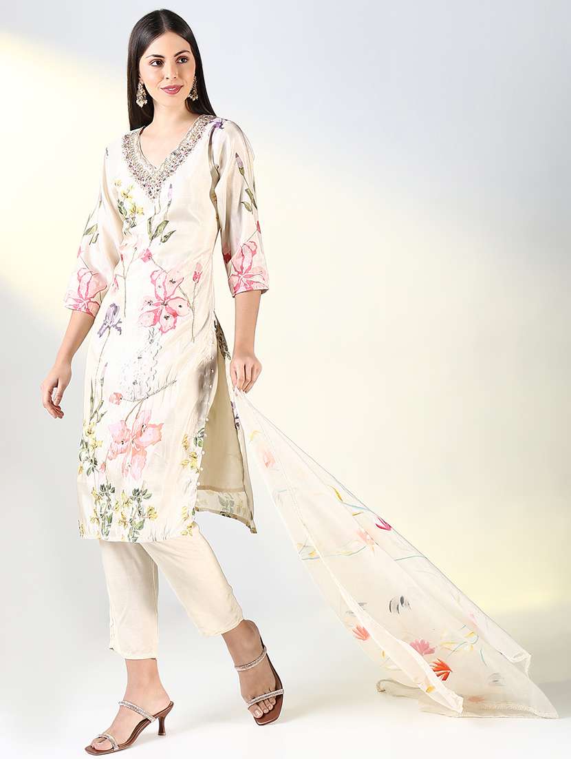women floral printed kurta pant set with dupatta - 21682204 -  Standard Image - 4