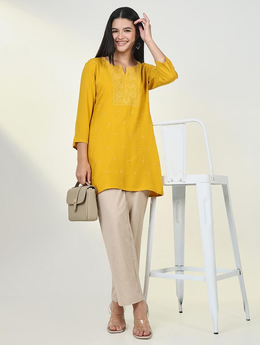 women embroidered notch neck straight kurti - 21682206 - Standard Image - 4