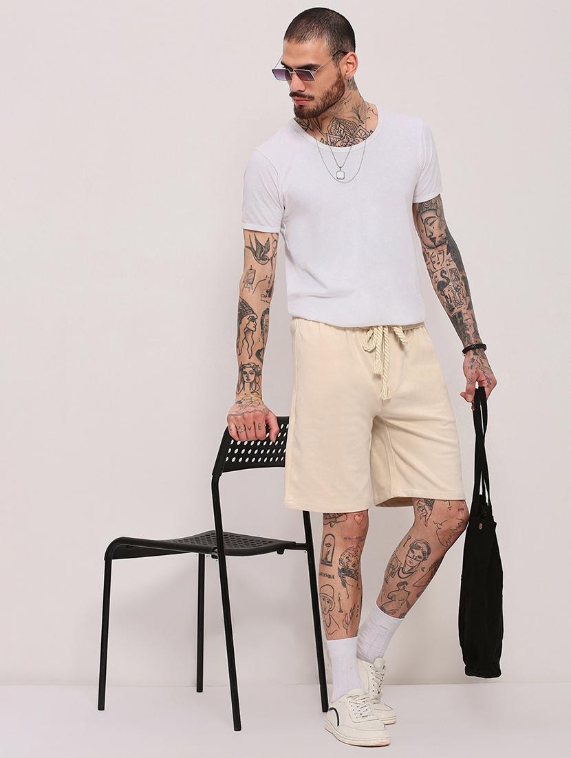 men mid rise solid shorts - 21682399 - Standard Image - 4