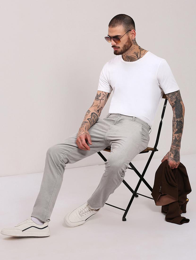 men low rise solid chinos - 21682449 - Standard Image - 4