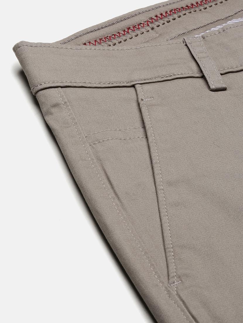 men low rise solid chinos - 21682459 - Standard Image - 6