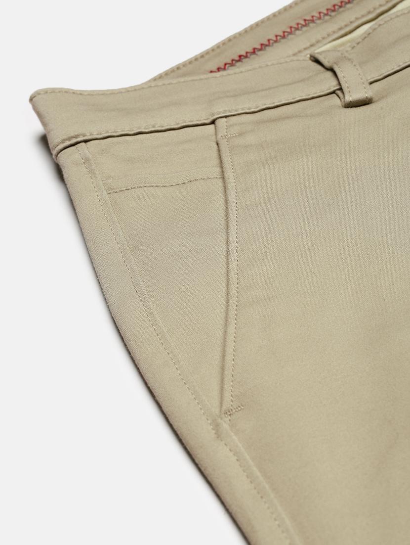 men low rise solid chinos - 21682465 - Standard Image - 6