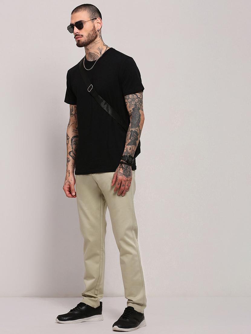 men low rise solid chinos - 21682466 - Standard Image - 4