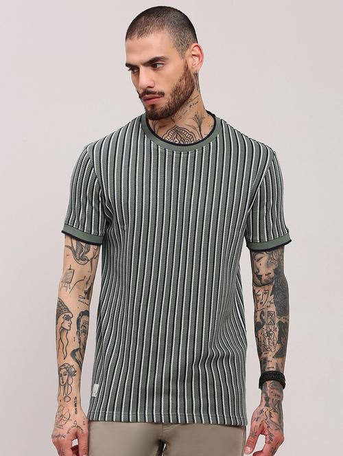 men short sleeves striped t-shirt - 21682483 - Standard Image - 0