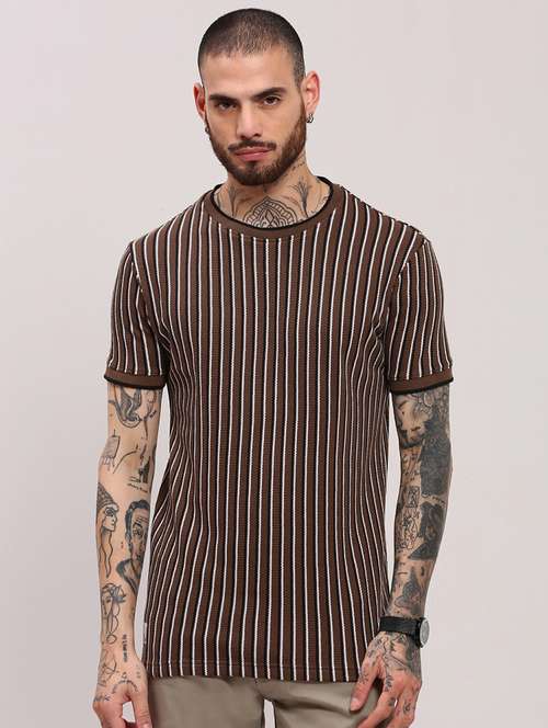 men short sleeves striped t-shirt - 21682485 - Standard Image - 0