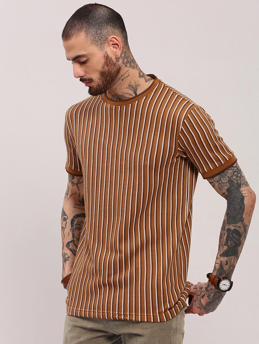men short sleeves striped t-shirt - 21682486 -  Standard Image - 1