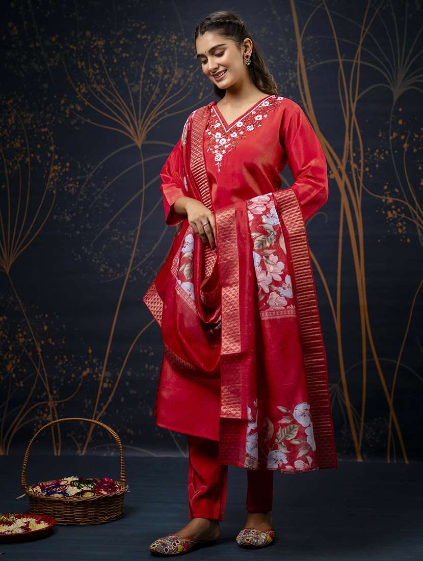 women three quarter sleeve kurta pant with dupatta set - 21684122 - Standard Image - 1
