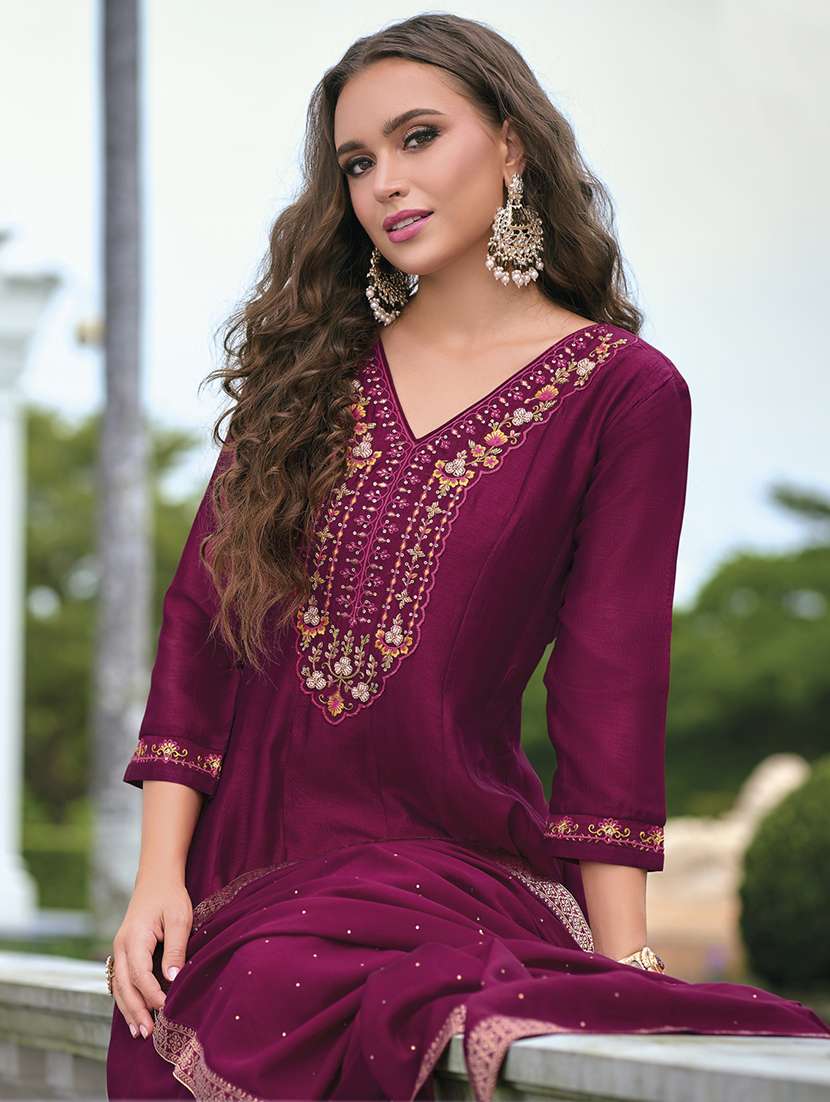 women three quarter sleeve kurta pant with dupatta set - 21684158 - Standard Image - 1