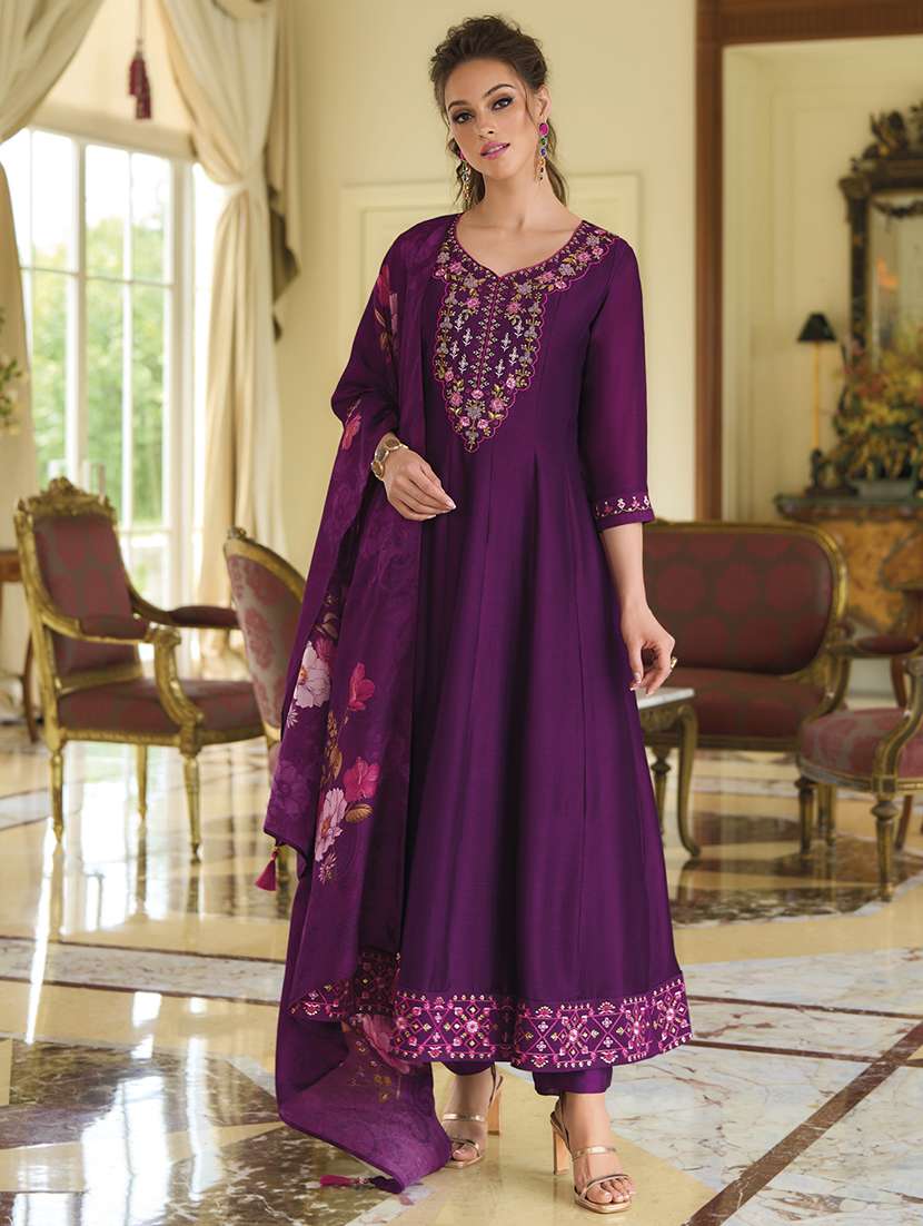 women three quarter sleeve kurta pant with dupatta set - 21684159 - Standard Image - 1