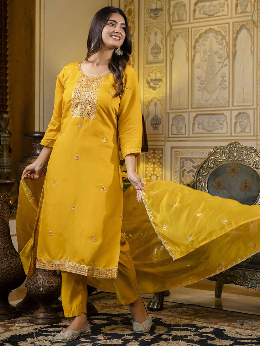 women three quarter sleeve kurta palazzo with dupatta set - 21684176 -  Standard Image - 1