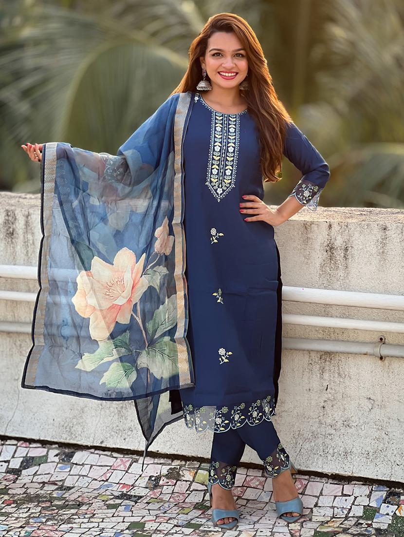 women three quarter sleeve kurta pant with dupatta set - 21684244 - Standard Image - 1