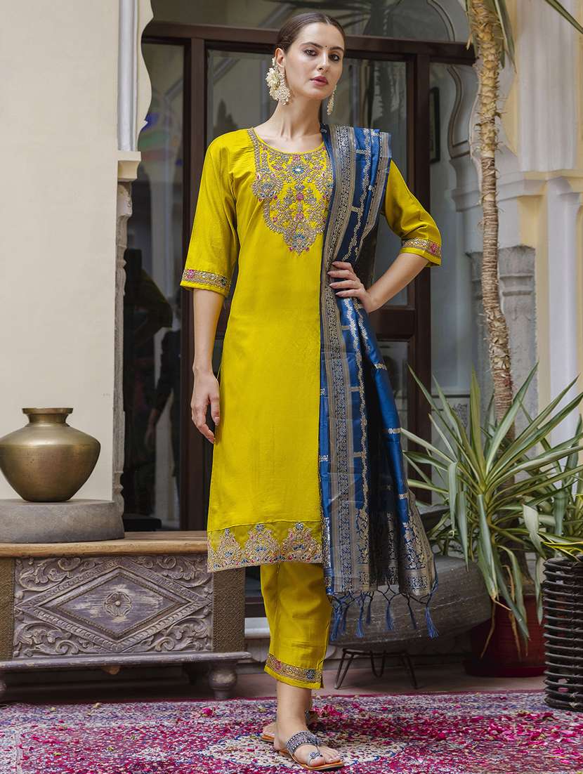 women three quarter sleeve kurta pant with dupatta set