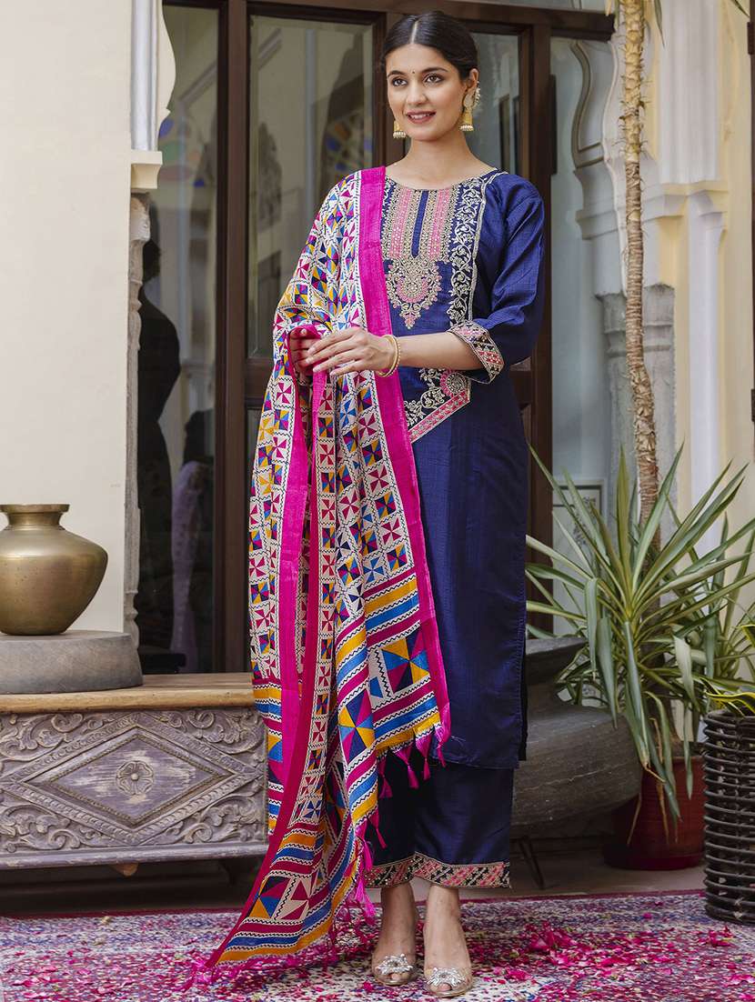 women three quarter sleeve kurta pant with dupatta set - 21684358 -  Standard Image - 1