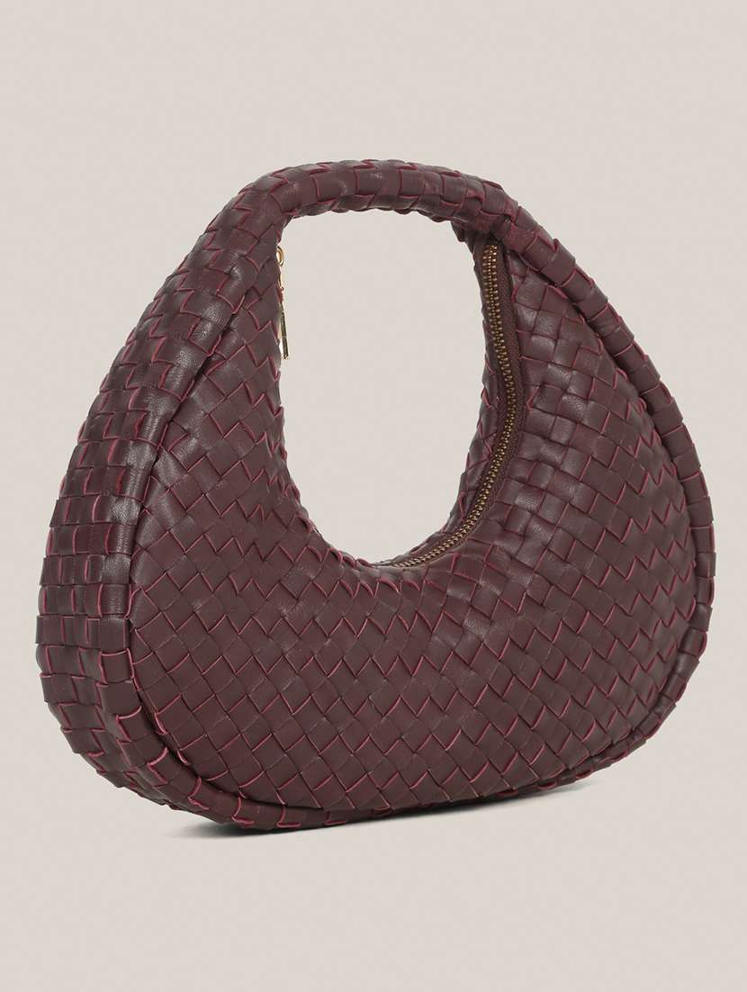 Women Textured Leather Handbag
