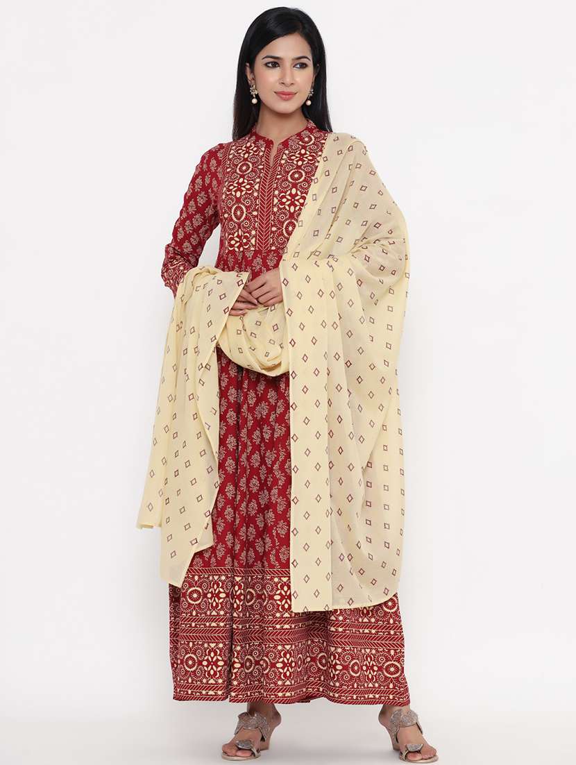 women three quarter sleeve kurta dupatta set