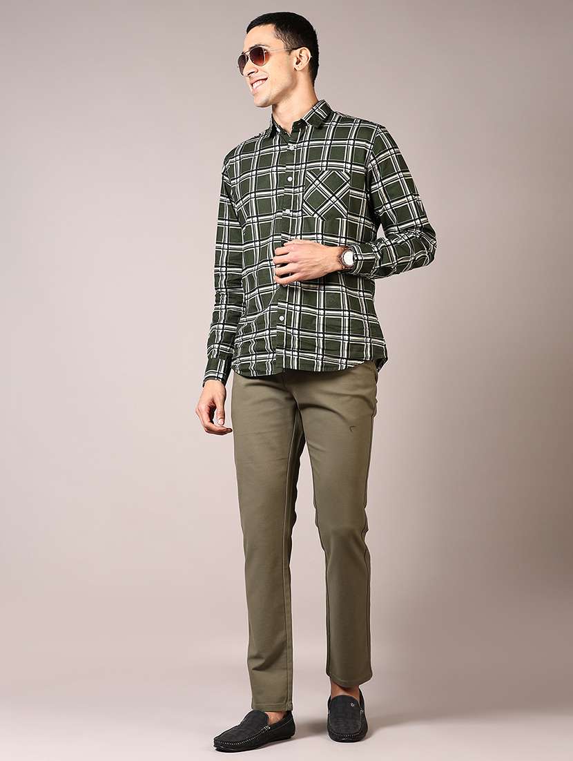 men solid mid rise chinos trouser - 21685725 -  Standard Image - 4